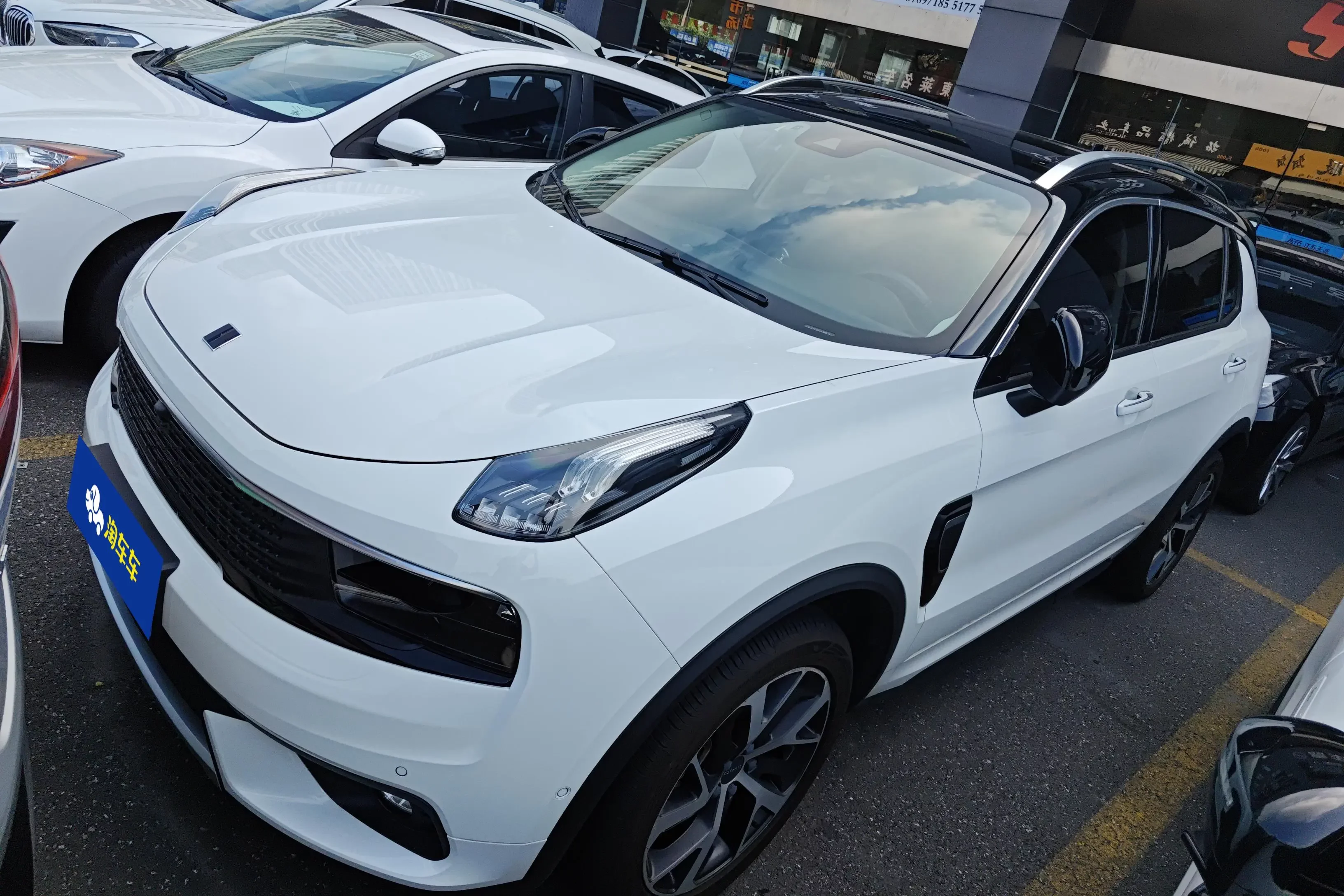 Lynk & Co 01