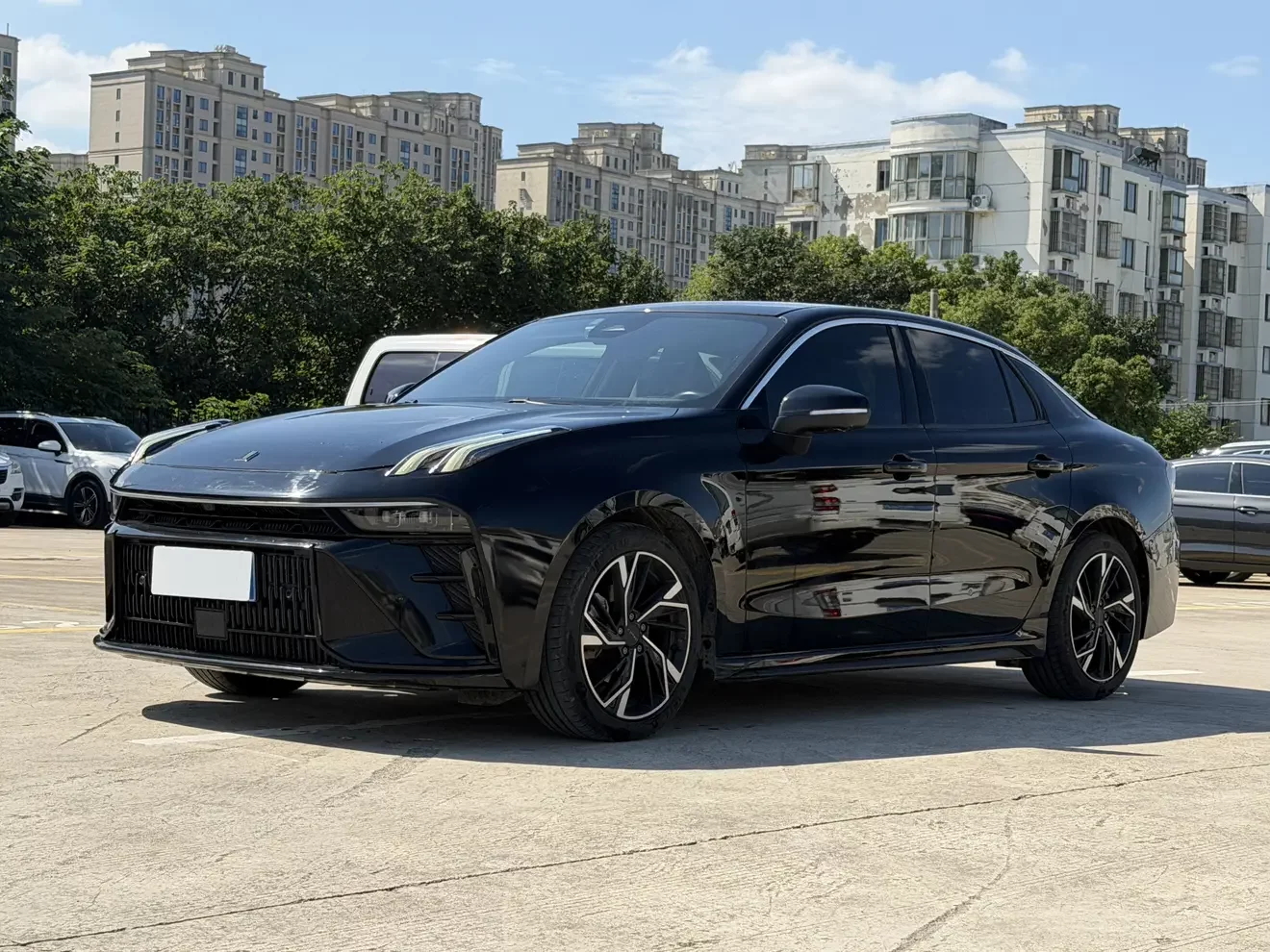 Lynk & Co 03