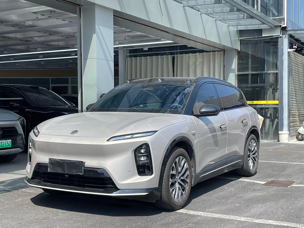 NIO ES6