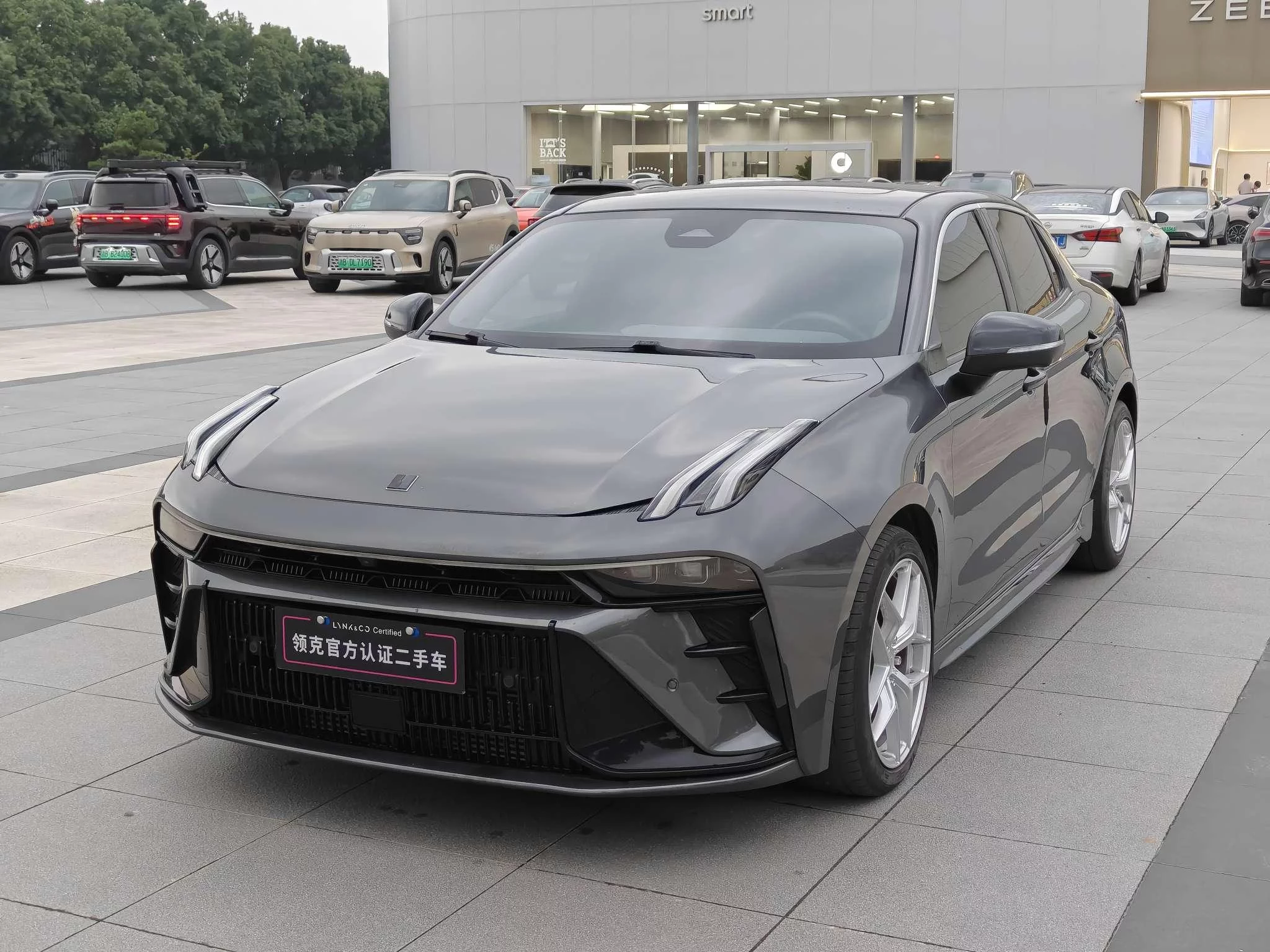 Lynk & Co 03