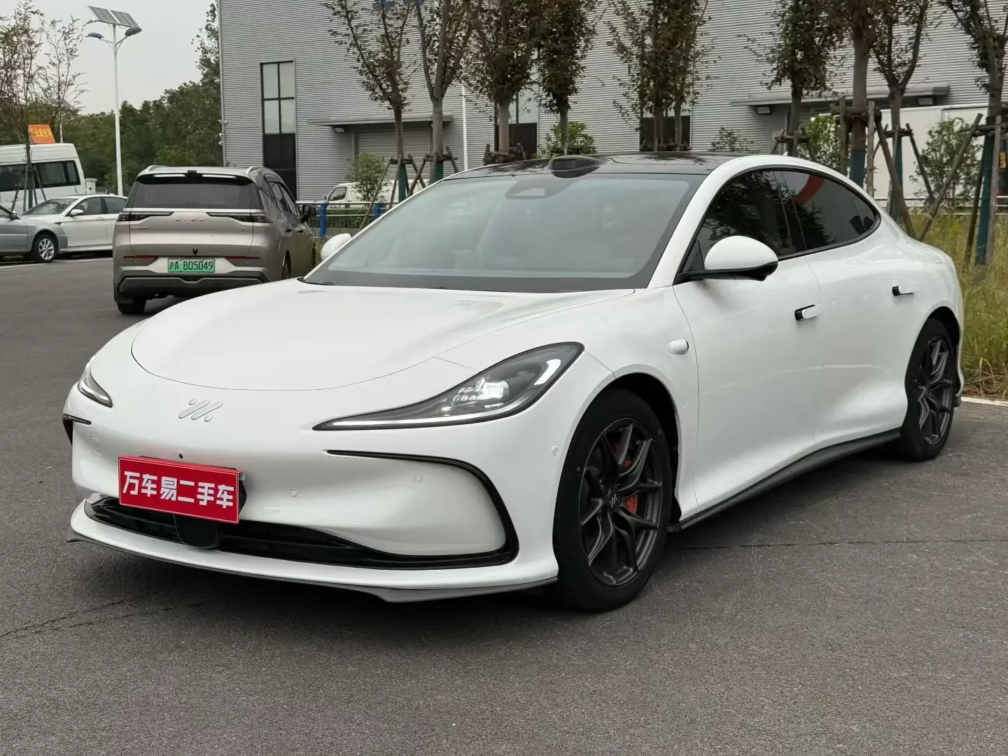 IM Motors Zhiji L6