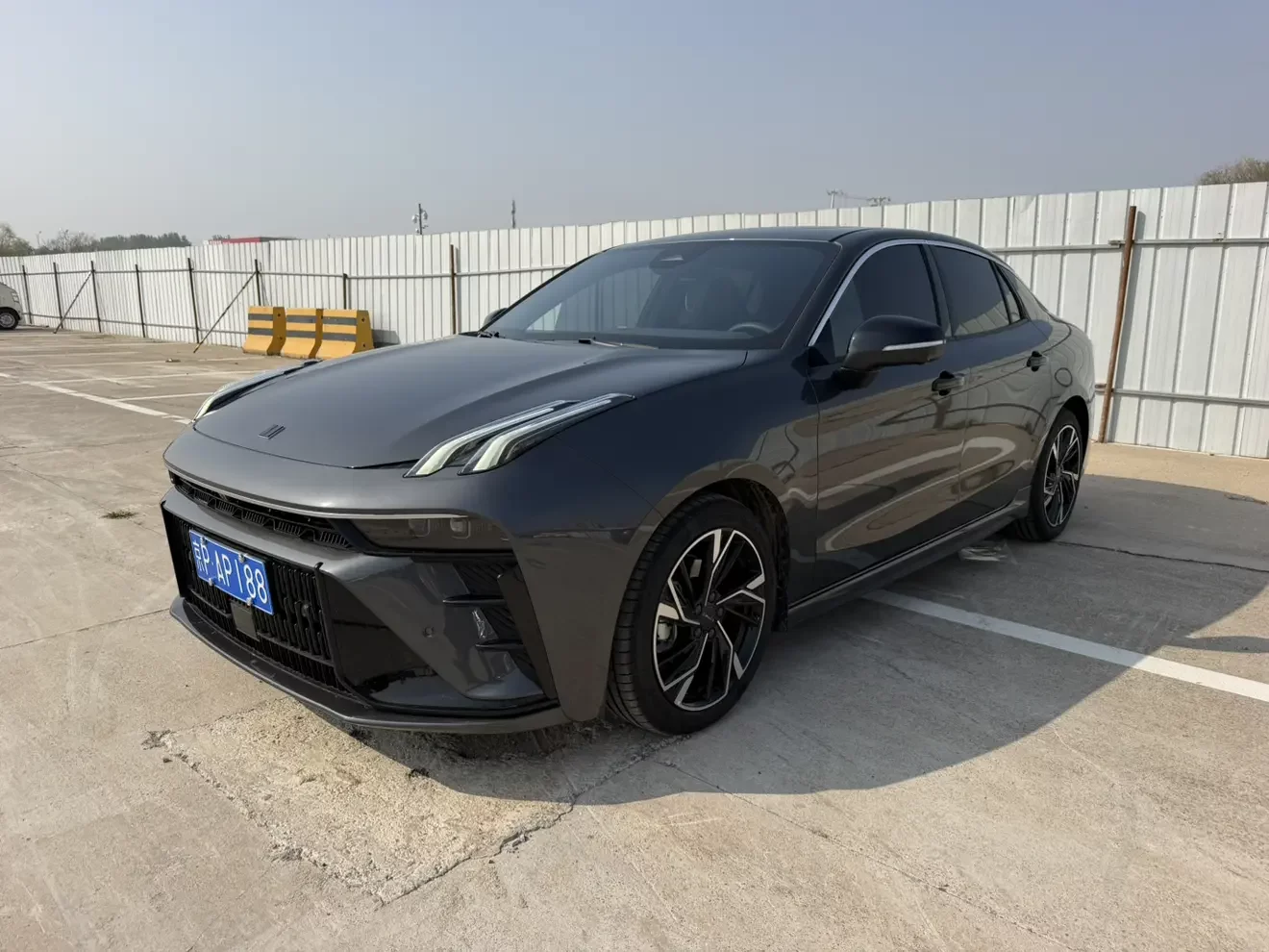 Lynk & Co 03