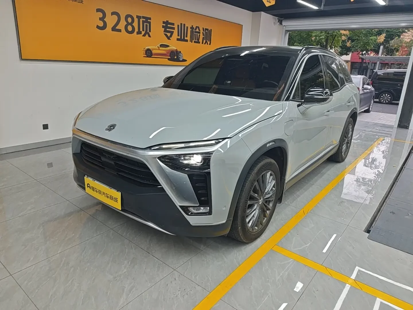 NIO ES8