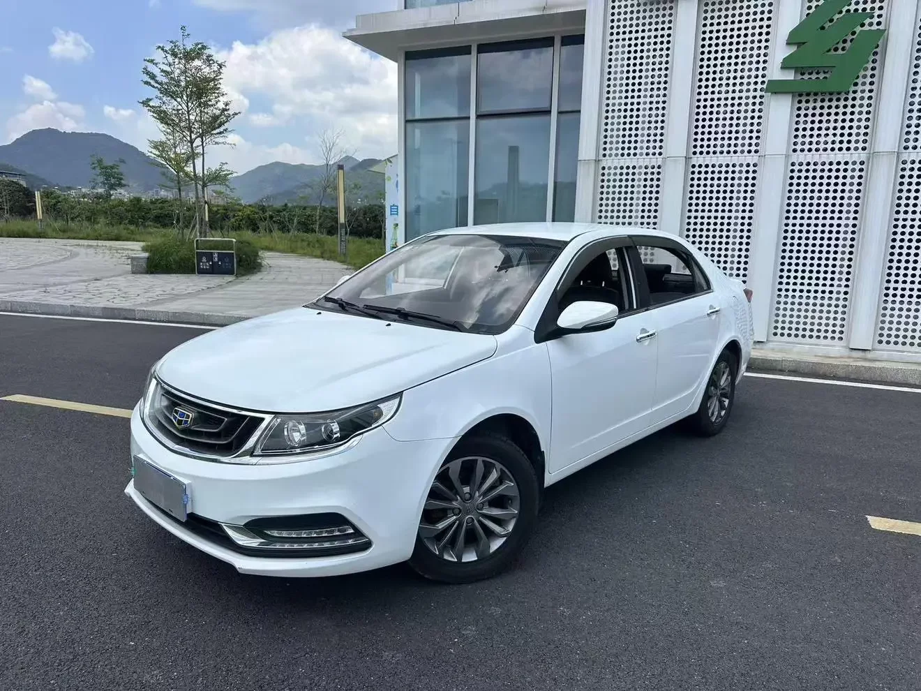 Geely Vision