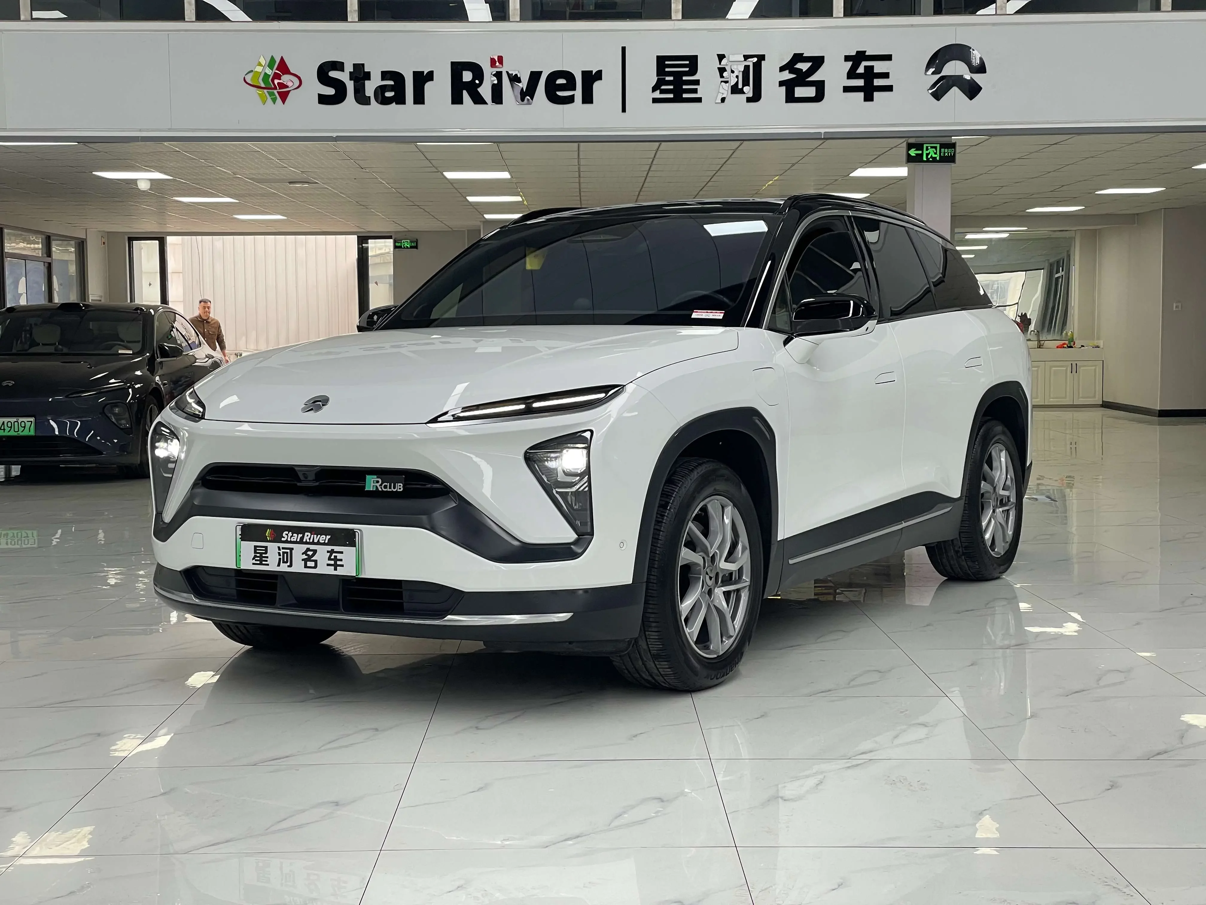NIO ES6