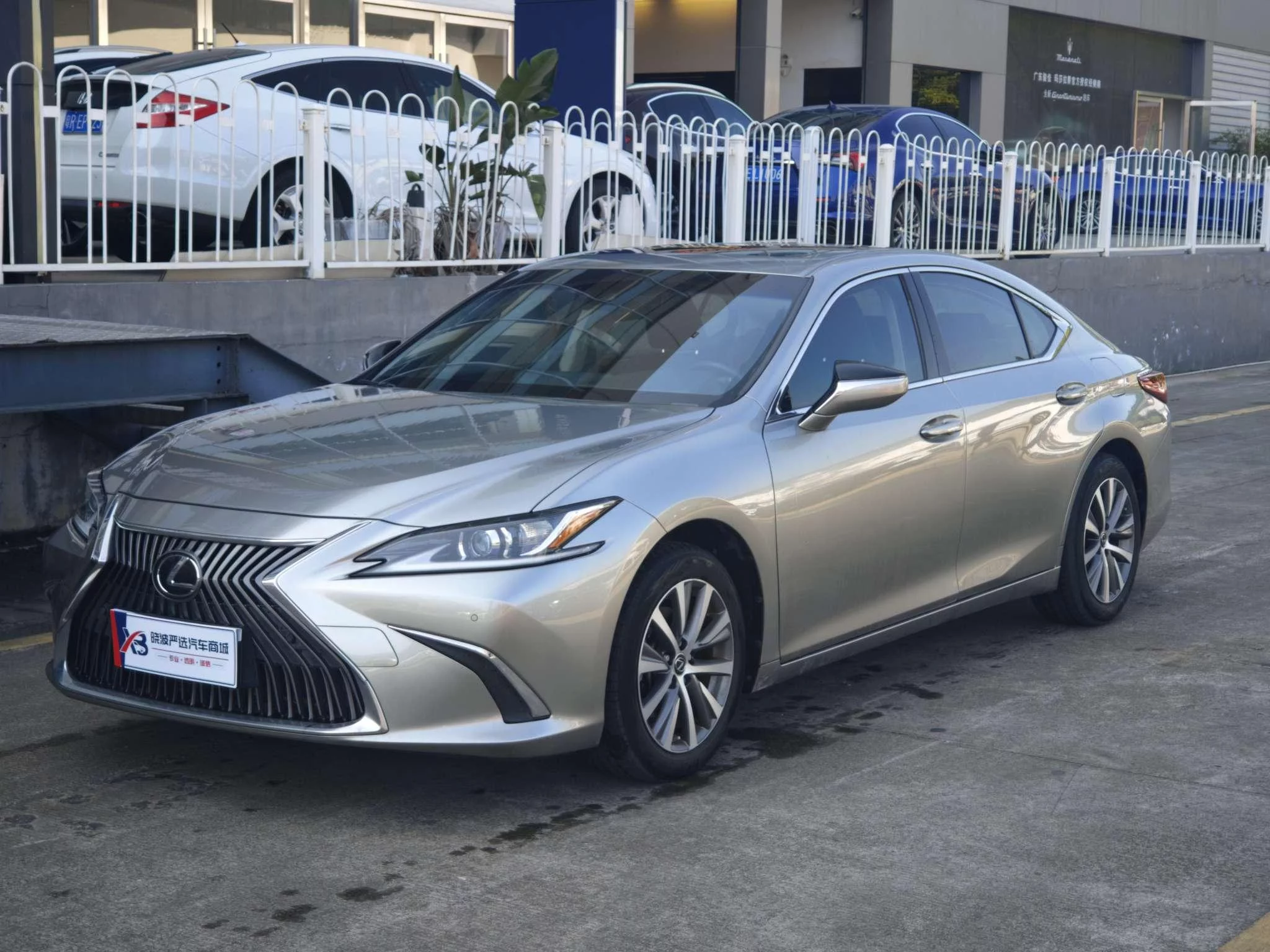 Lexus ES