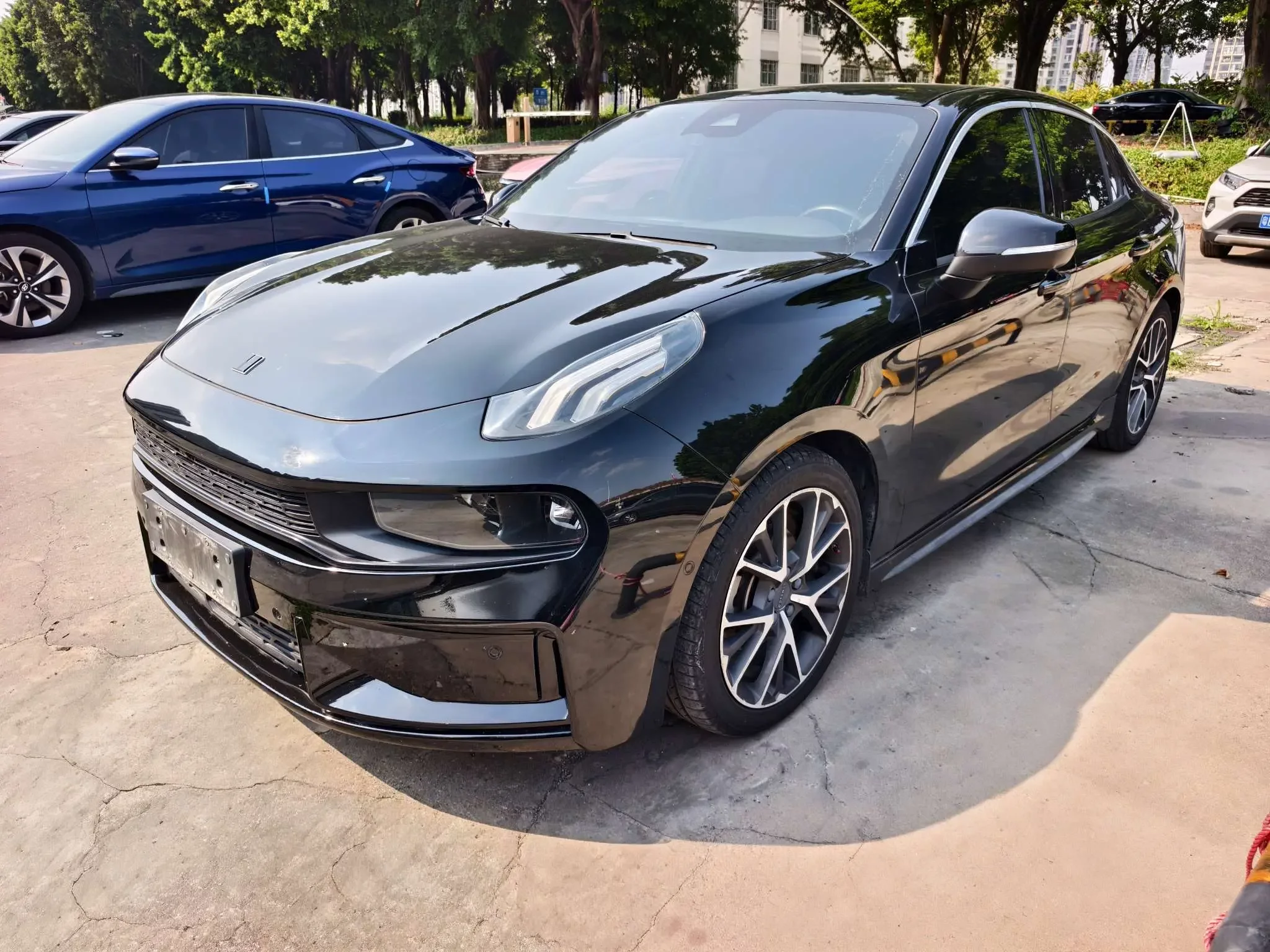 Lynk & Co 03