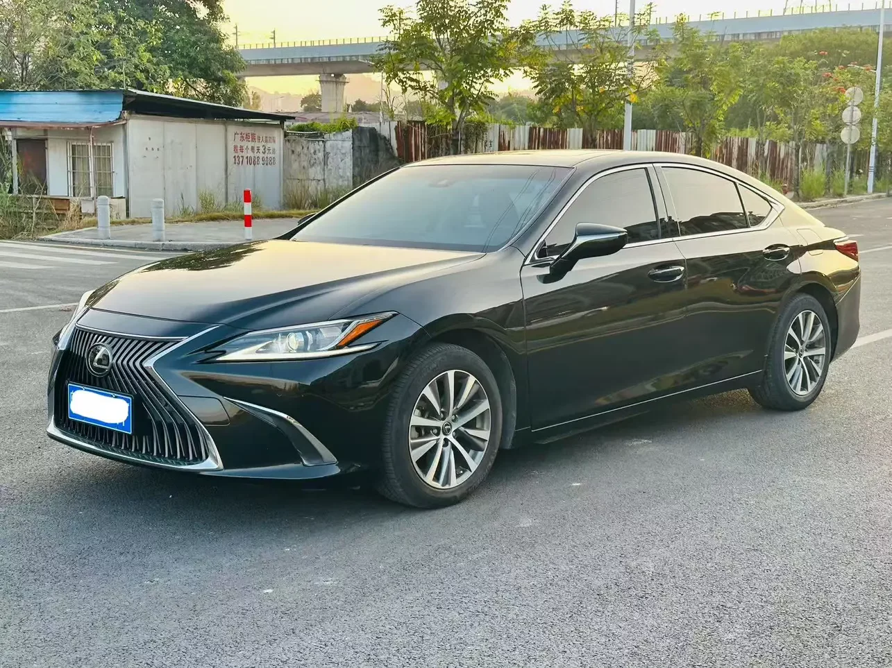 Lexus ES