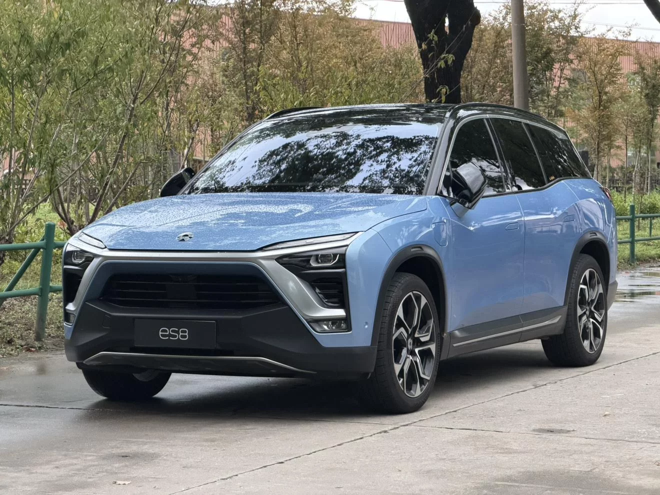 NIO ES8