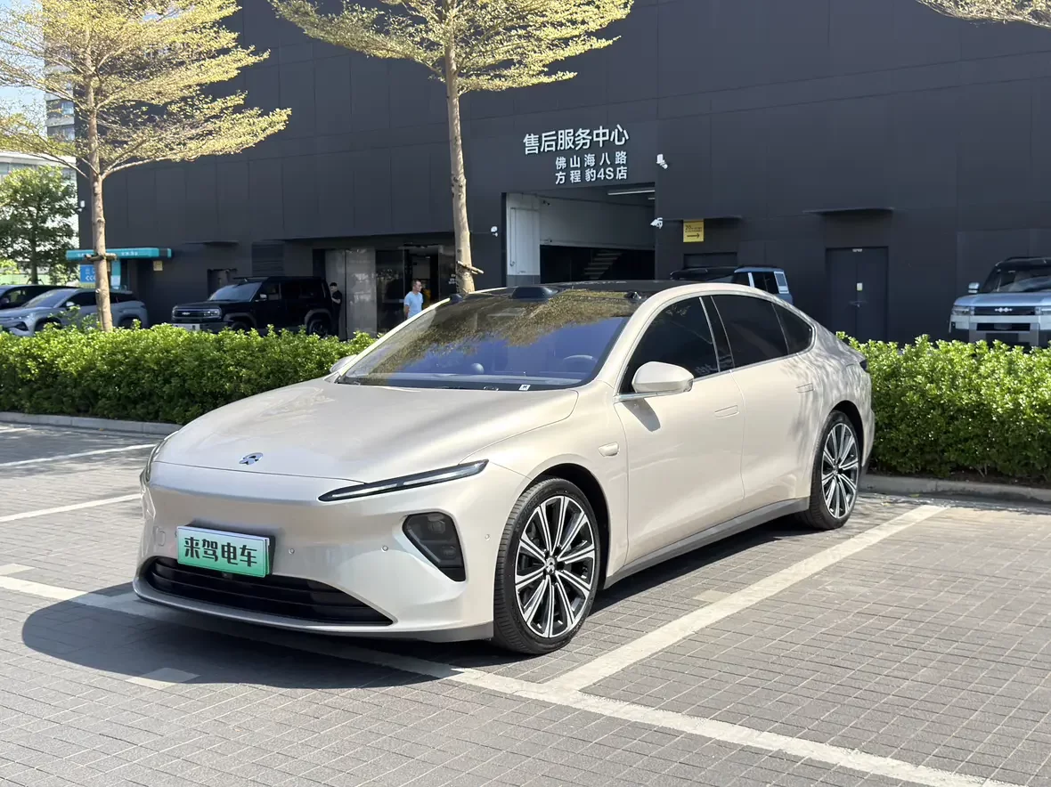 NIO ET7