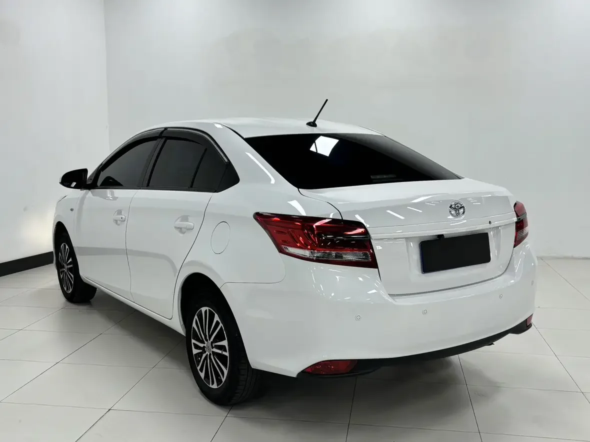 Toyota YARiS L Enjoy