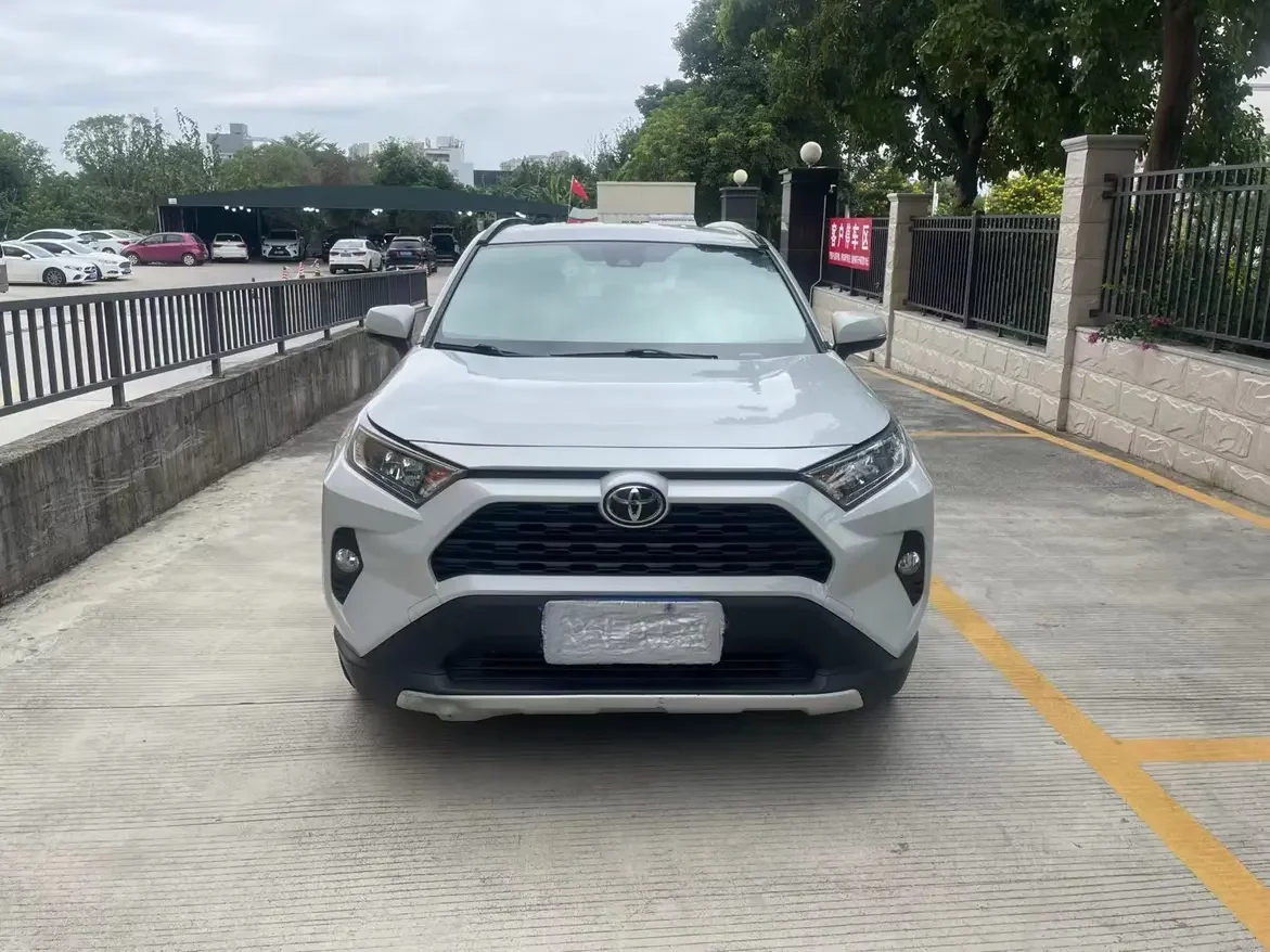 TOYOTA RAV4