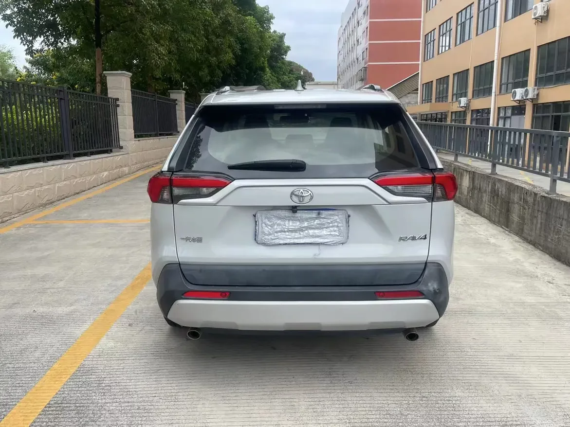 TOYOTA RAV4