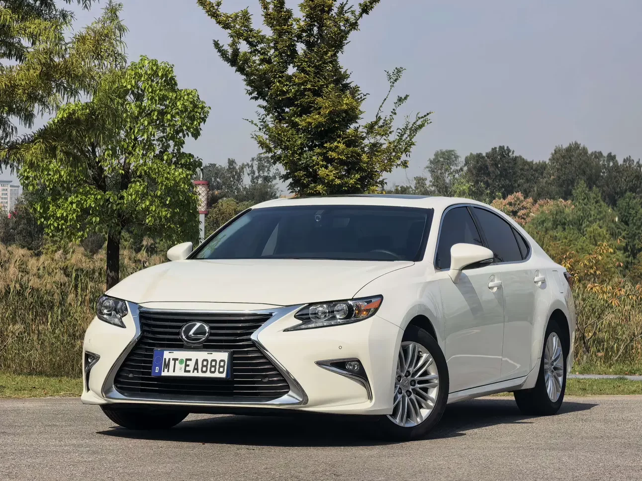 Lexus ES