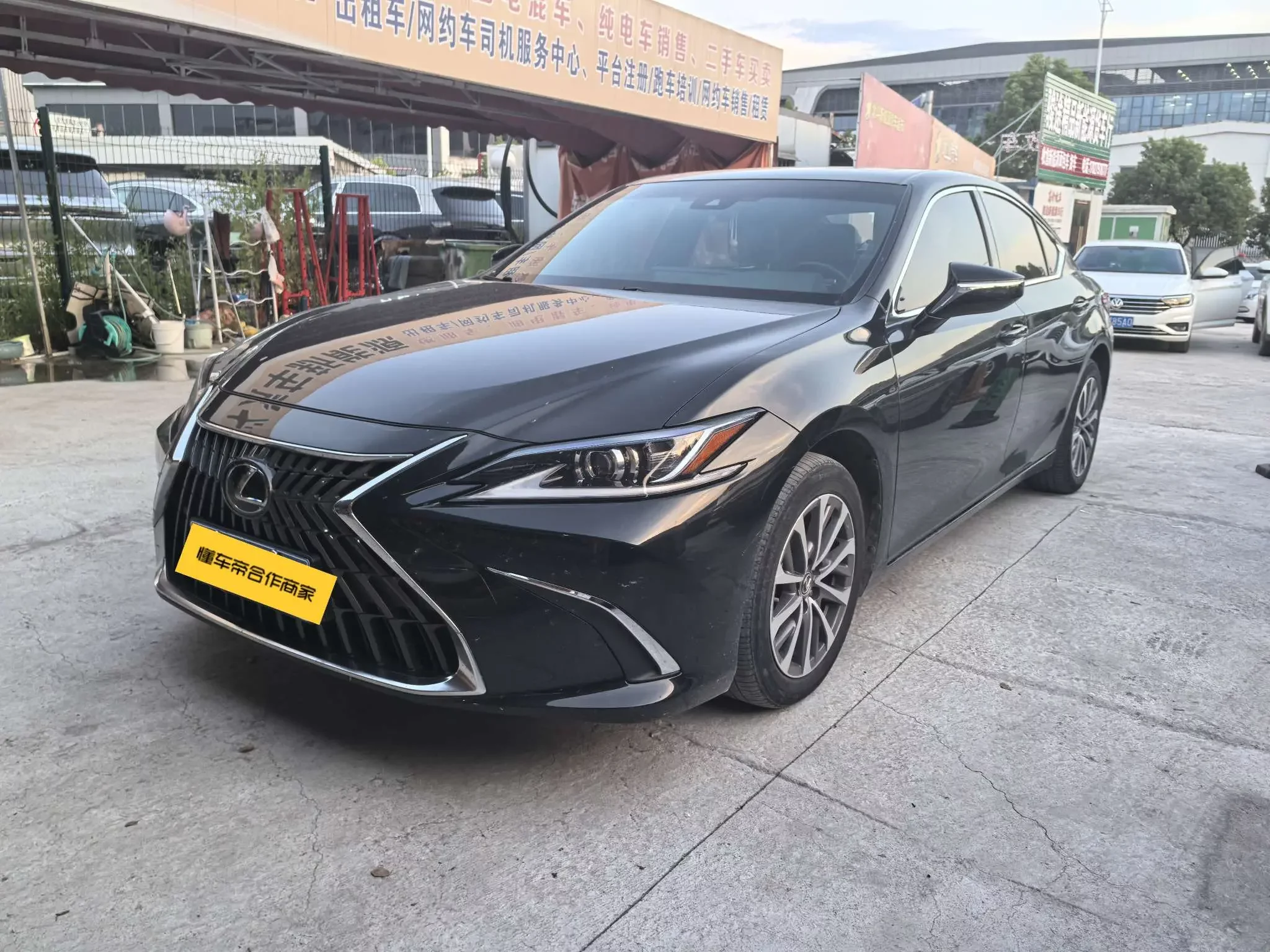 Lexus ES