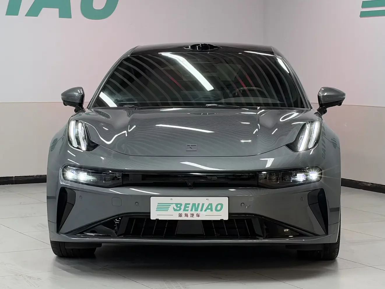 ZEEKR 001