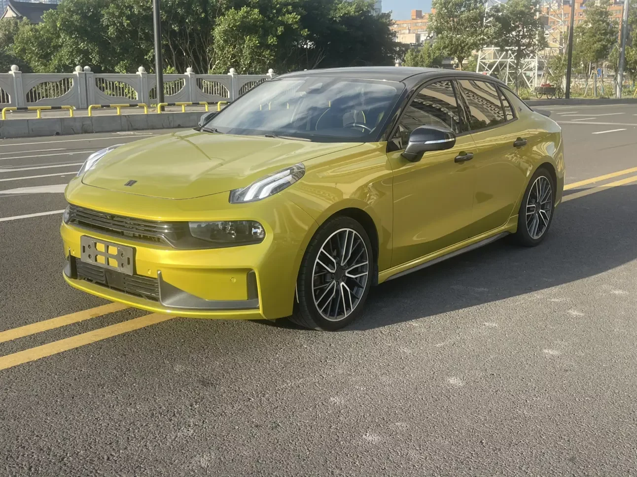 Lynk & Co 03