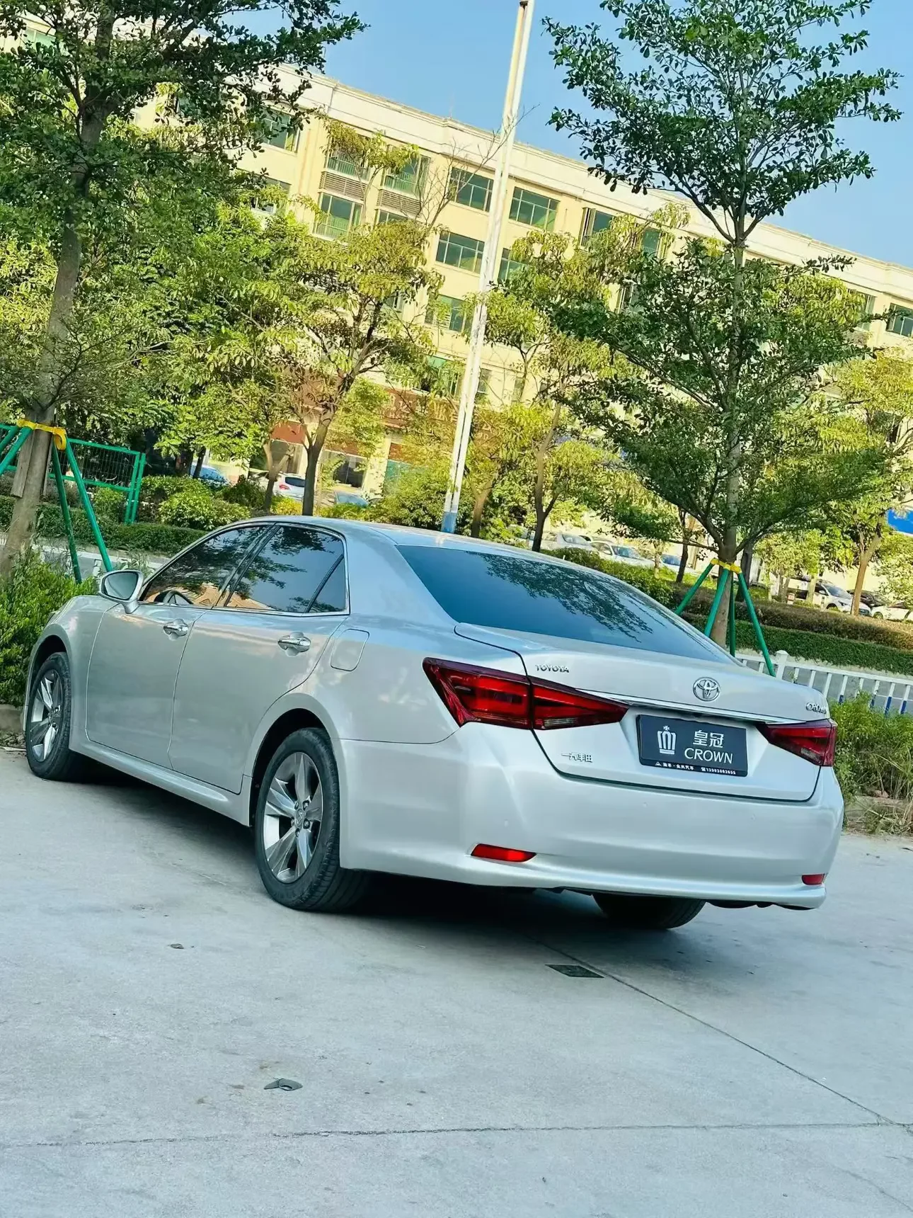 Toyota crown