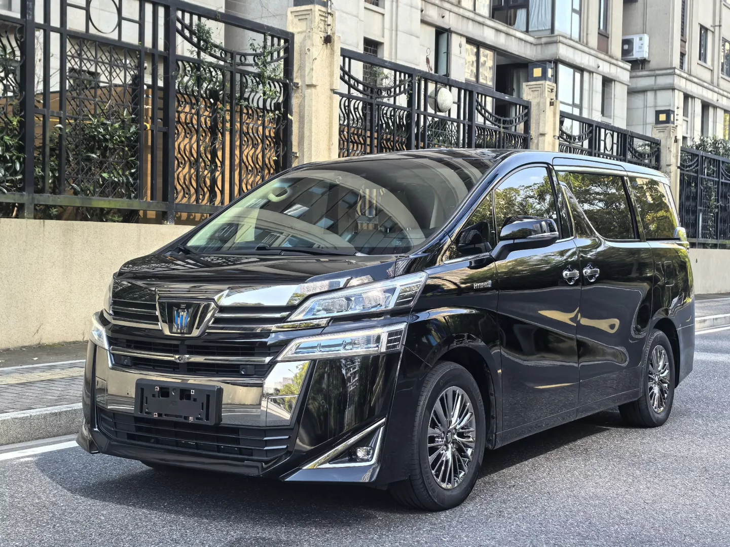 Toyota Crown Wellfire