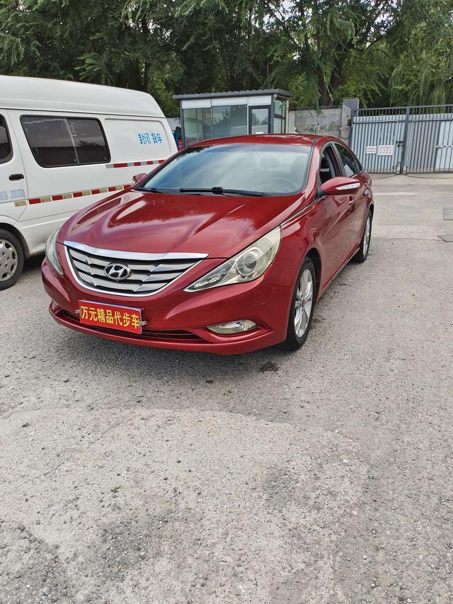 Hyundai Sonata eight