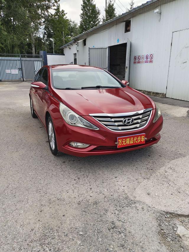 Hyundai Sonata eight