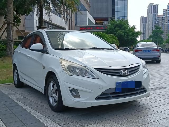 Hyundai Rena