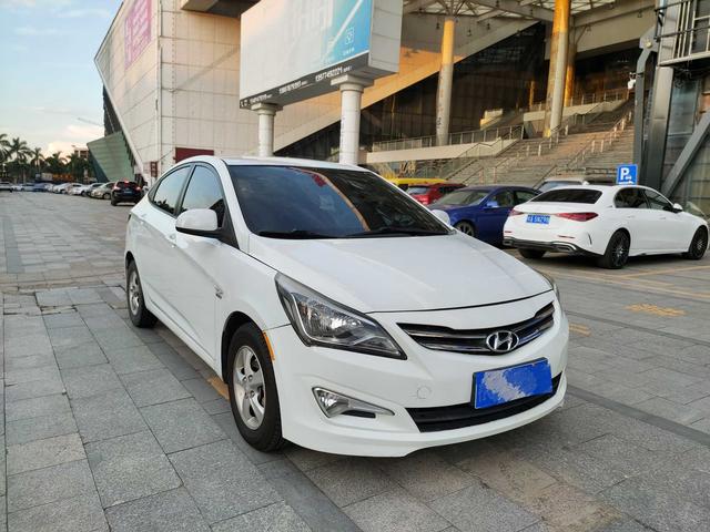 Hyundai Rena