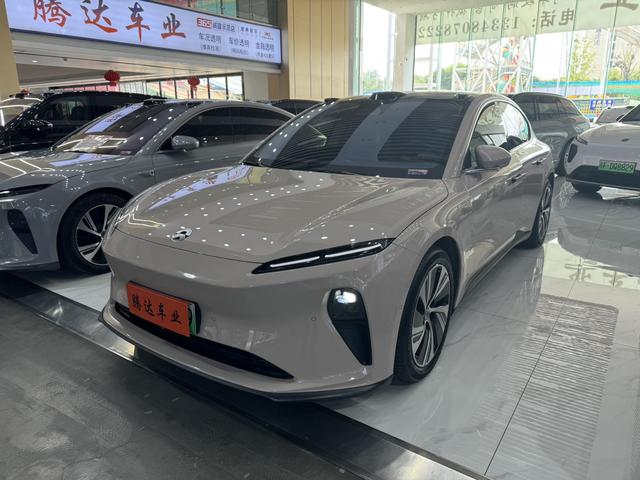 NIO ET5