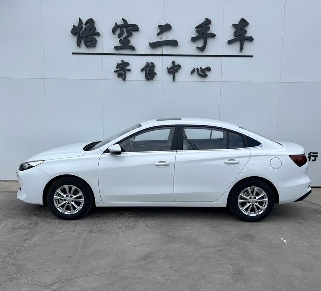 Roewe i5