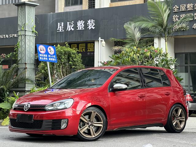 Volkswagen Golf GTI