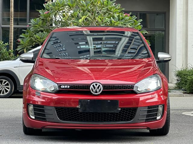 Volkswagen Golf GTI