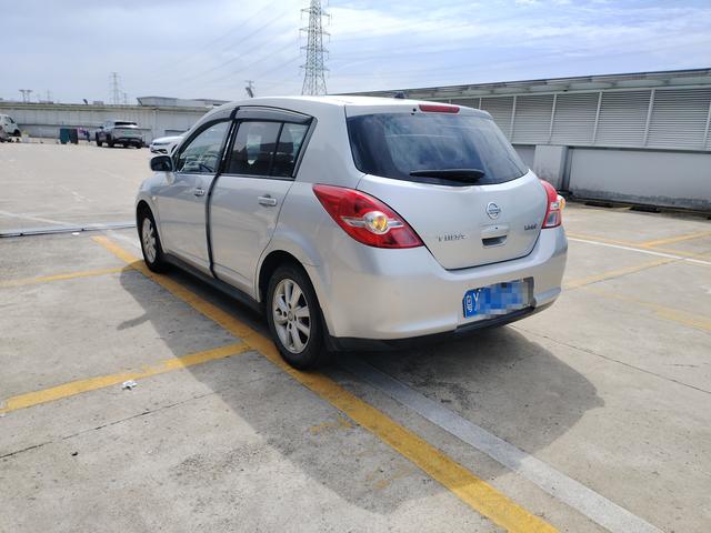 Nissan Tiida