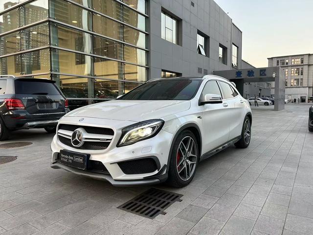 Mercedes-Benz GLA AMG