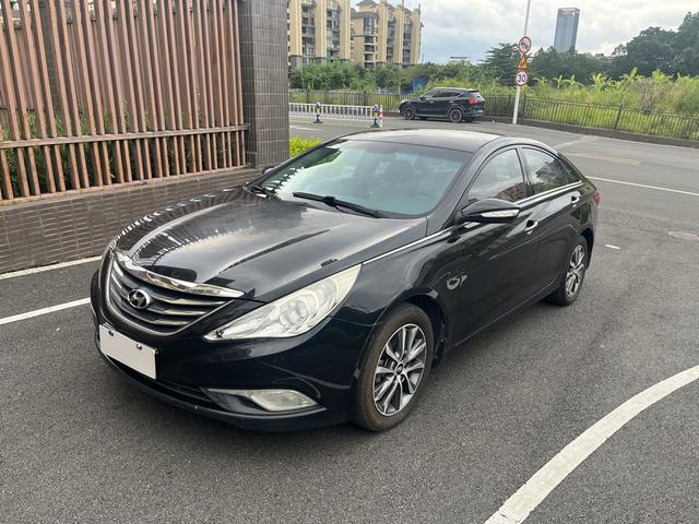 Hyundai Sonata eight