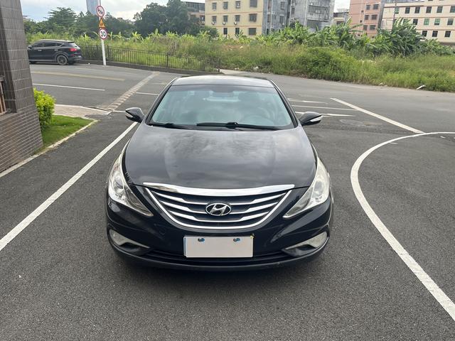 Hyundai Sonata eight