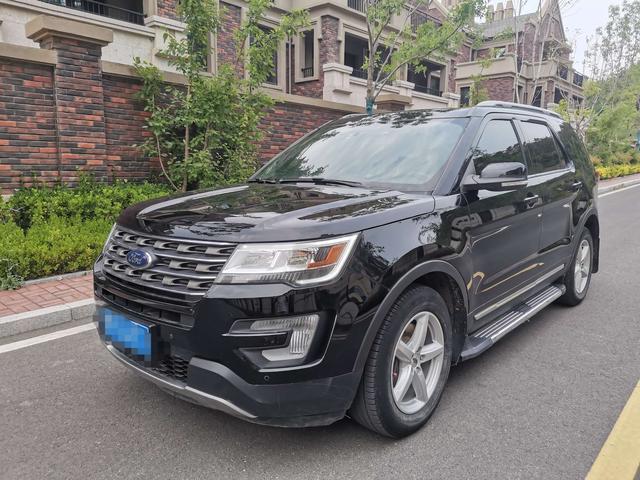 Ford Explorer (imported)