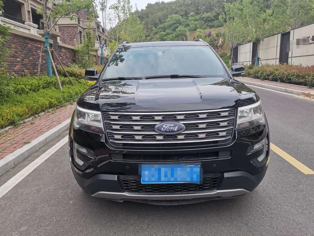 Ford Explorer (imported)