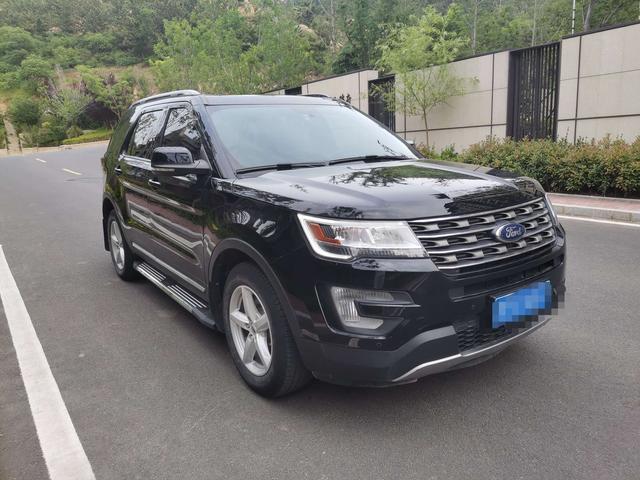 Ford Explorer (imported)