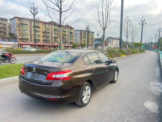 Peugeot 408