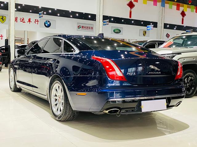 Jaguar XJ