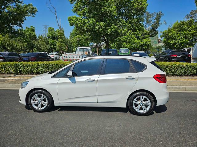 BMW 2 series station wagon