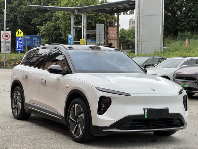 NIO ES6