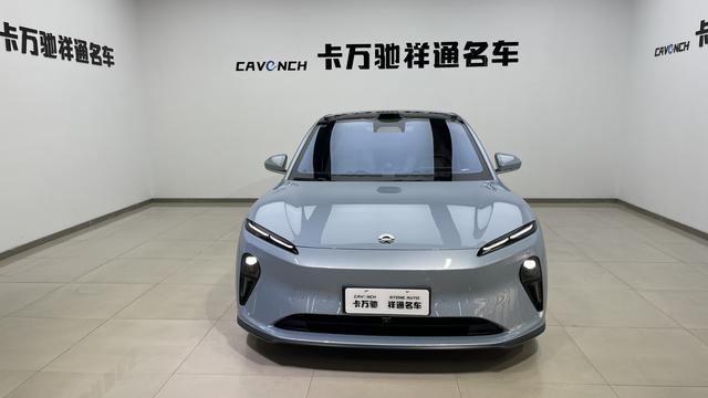 NIO ET5