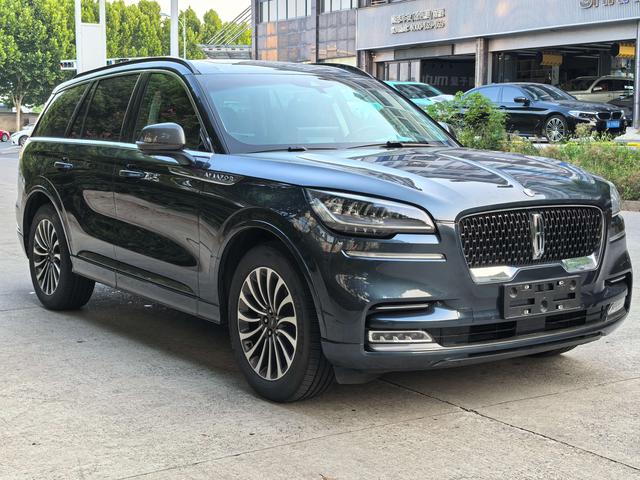 Lincoln Aviator