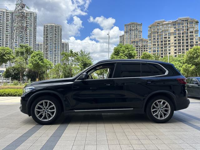 BMW X5 (imported)