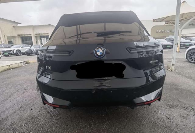 BMW iX