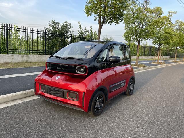 Baojun E300