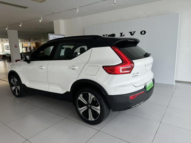 Volvo XC40 EV