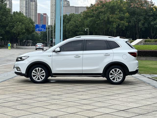 Roewe RX5