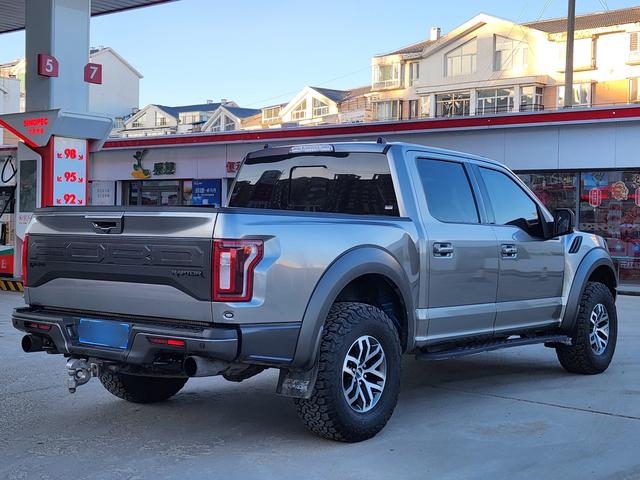 Ford F-150 Raptor